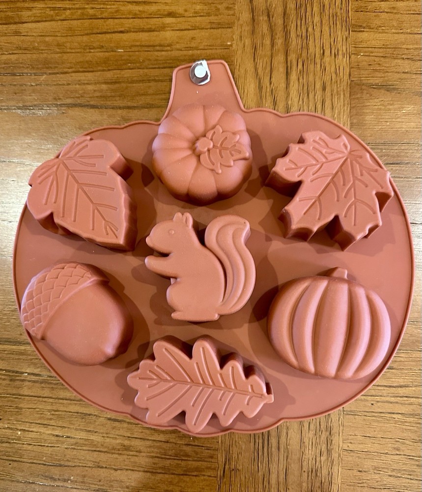 Fall Themed Oven Safe Silicon Cake Mold Set, EUC