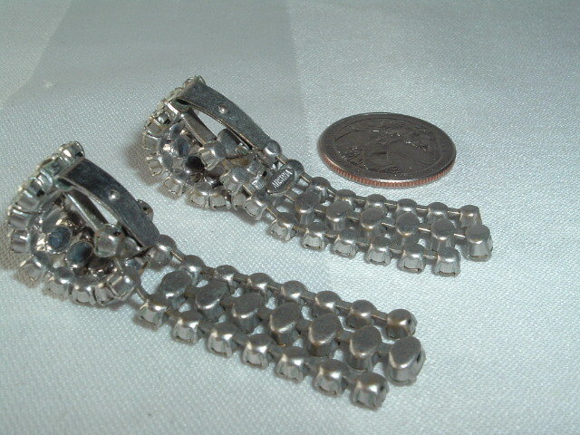 VINTAGE AUSTRIAN WHITE RHINESTONE DANGLE DROP CLIP EARRINGS