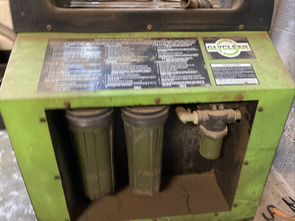 Glyclean antifreeze coolant recycling system