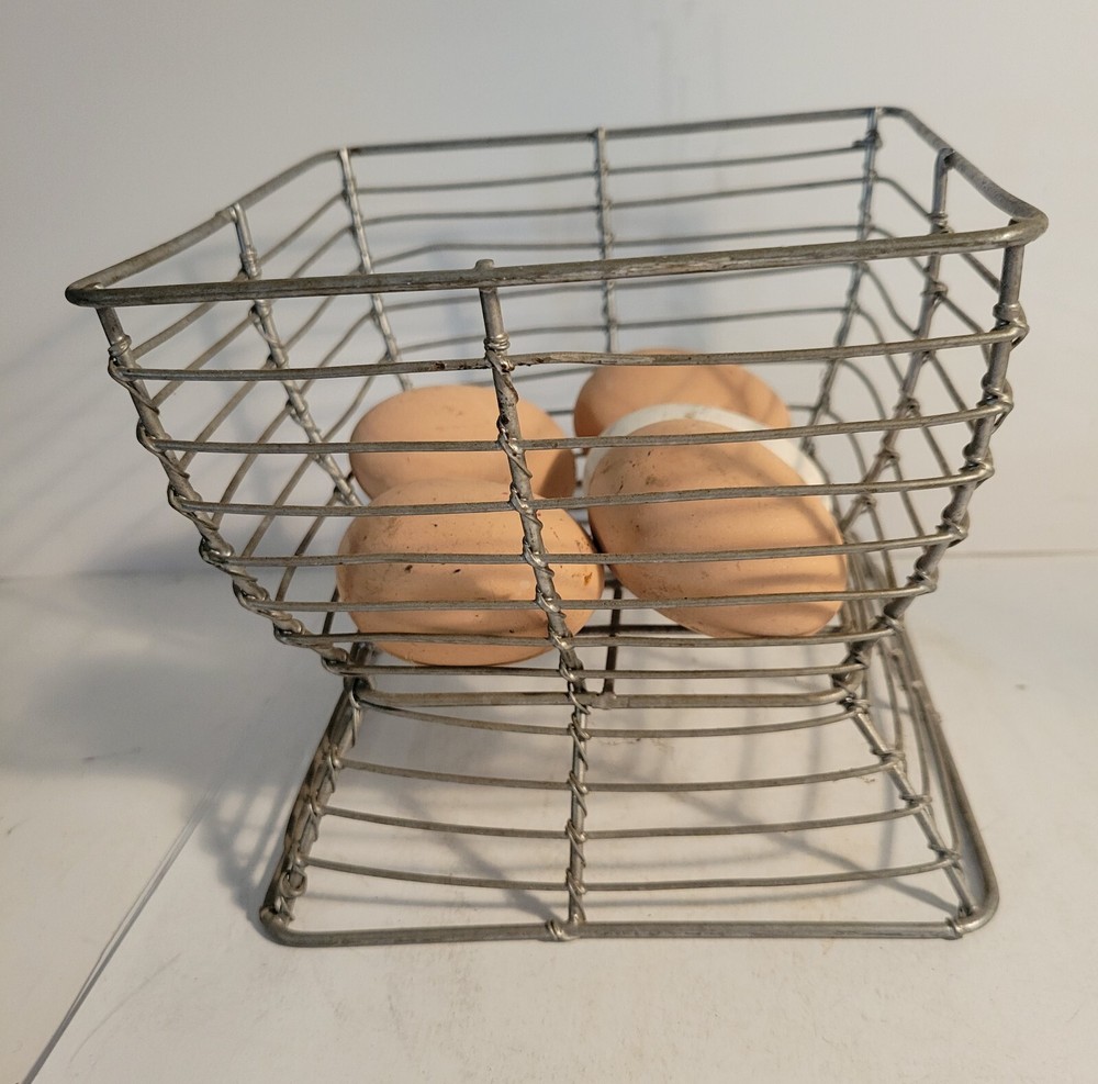 Wire Egg Basket Pedestal with 5 Eggs