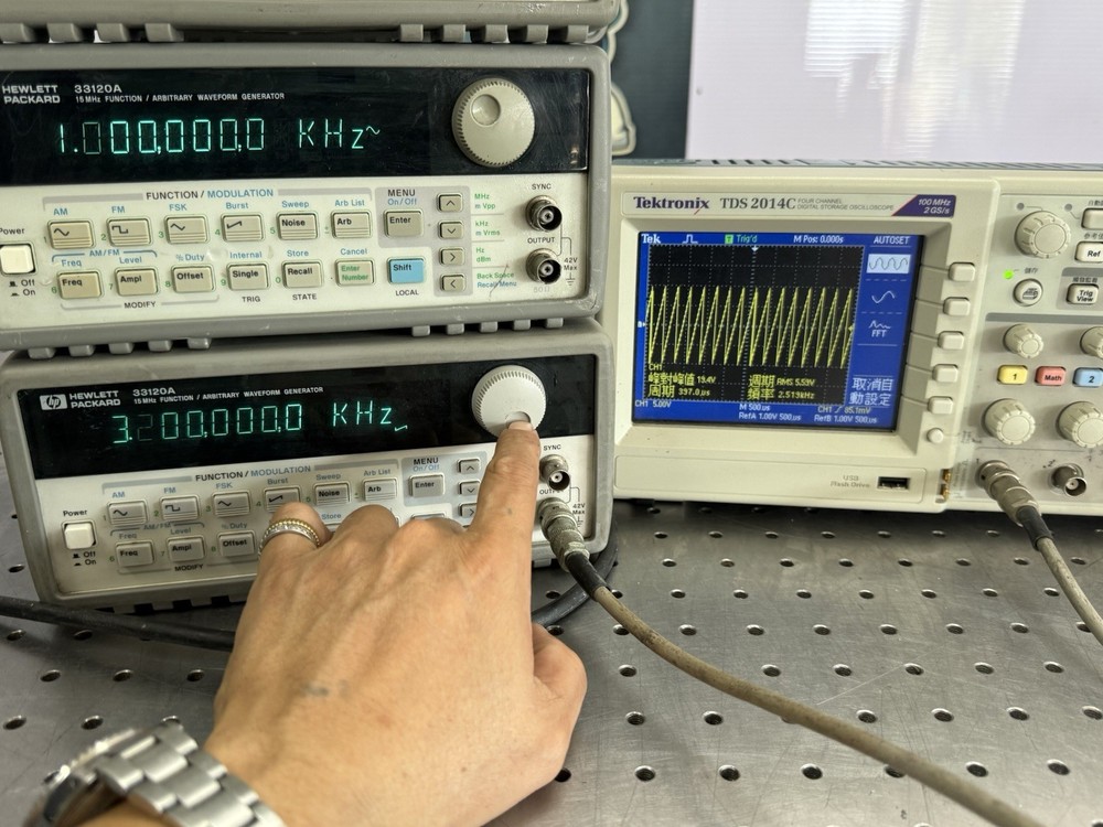HP 33120A 15MHz Function Arbitrary Waveform Generator Tested Output Qty 5