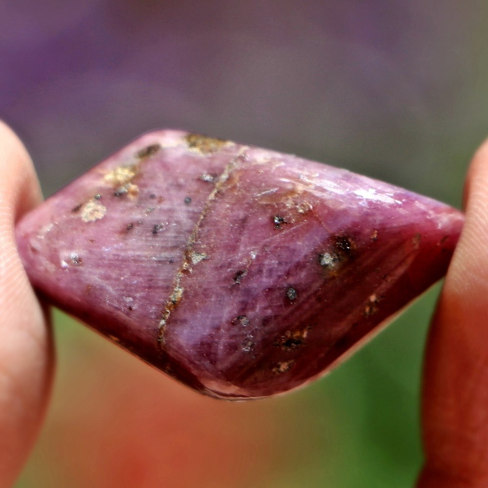 Tumbled Stone: Ruby, Red Corundum from India (RUB91)