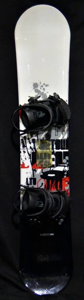 LTD SNOWBOARD SIZE 145 CM WITH LAMAR MEDIUM BINDINGS
