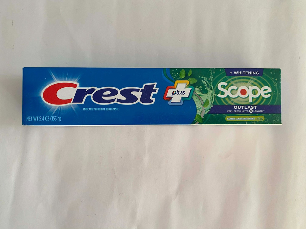 Crest + Scope Outlast Complete Whitening Toothpaste , Mint ( 5.4 oz. ) EXP:03/28