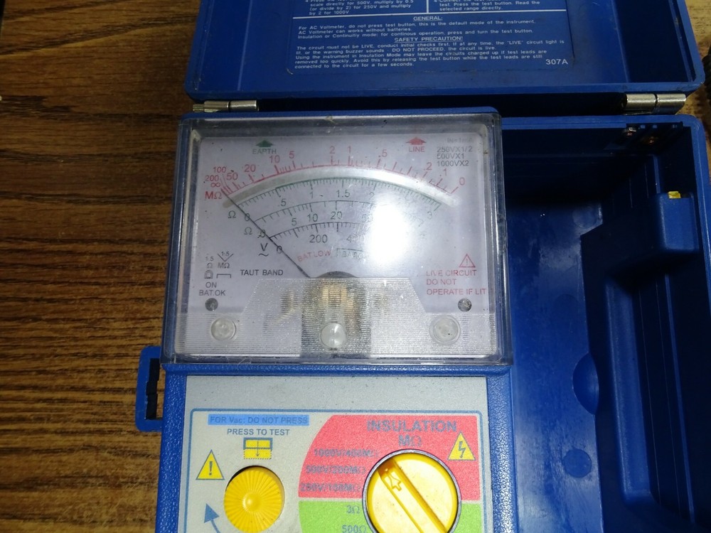 BK 307A Analog Insulation and Continuity Meter