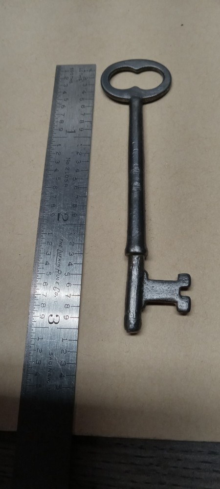 Vintage Solid Barrel Antique Skeleton Key Solid Steel