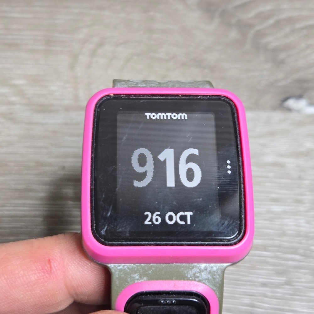 TomTom GPS SmartWatch TomTom Runner 8RS00 Multi-Function + Dock Tested Pink