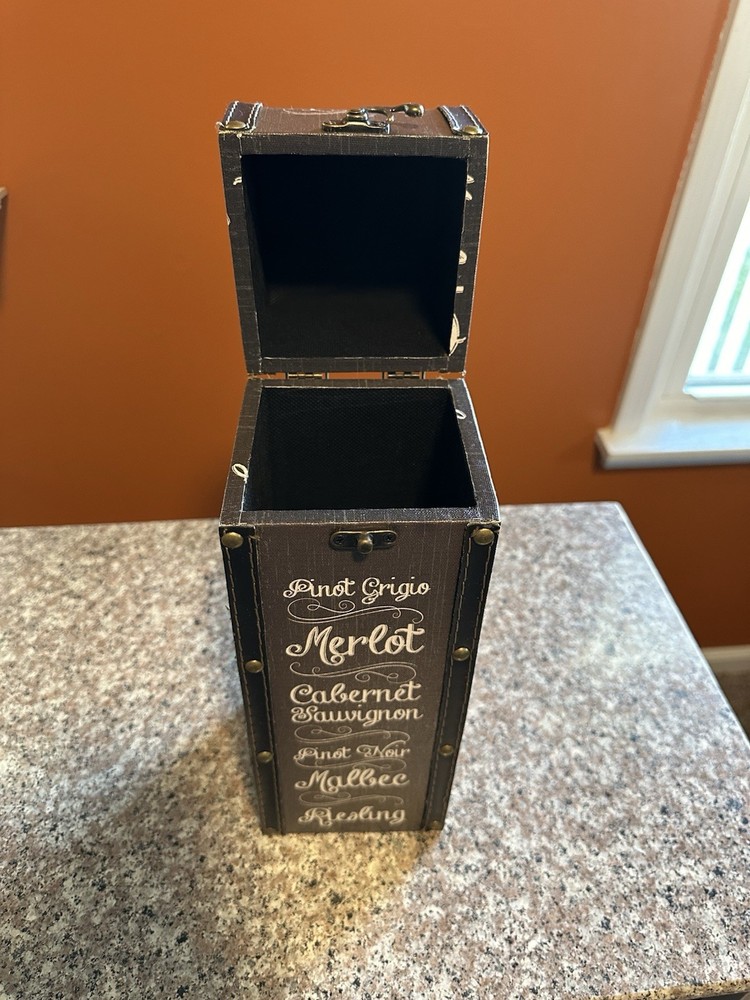 Vintage Wine Carrier