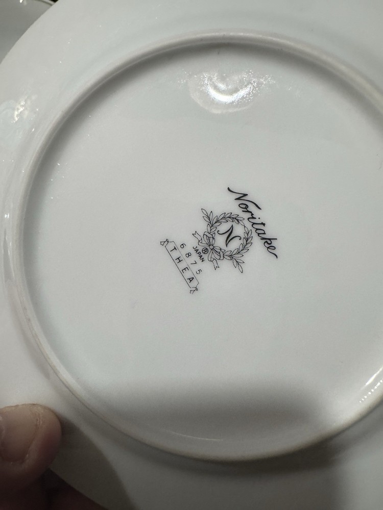 Noritake China Dinnerware 9 Pieces