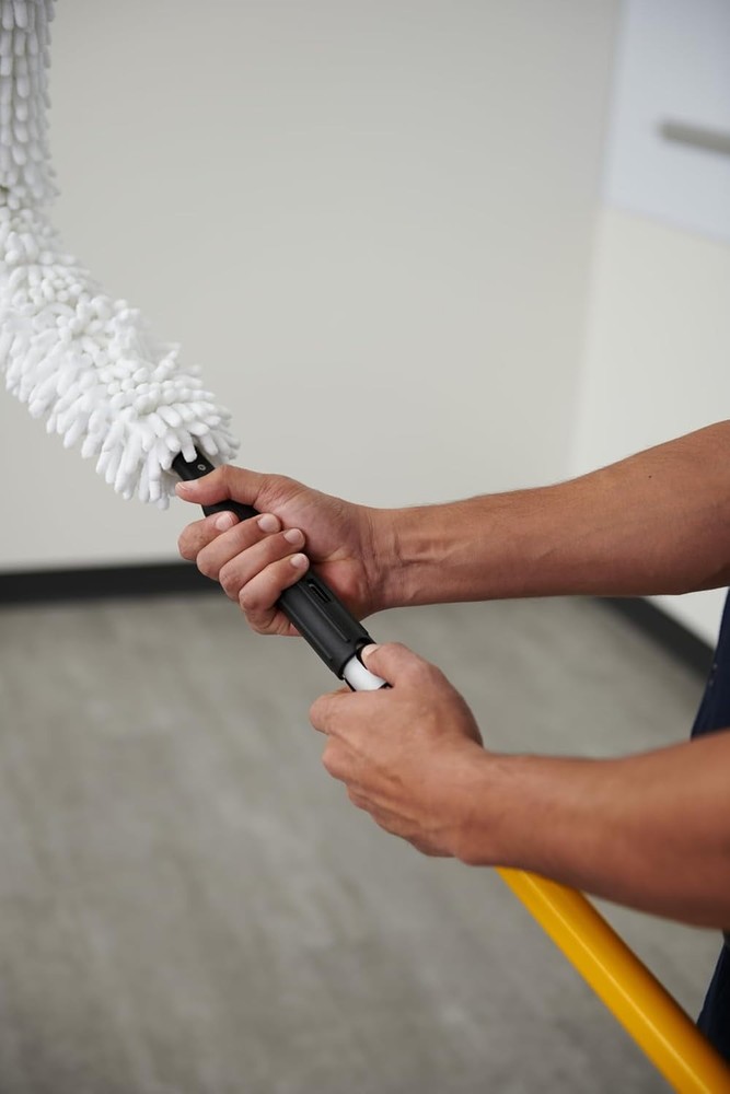 22-inch Multi-Purpose Flexible Microfiber Duster and Frame