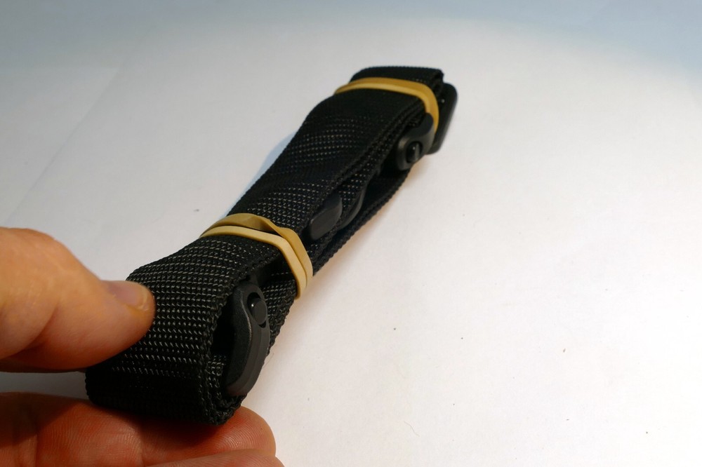 Nylon 3cm wide Shoulder Strap for camera CASE with Plastic Swivel Hooks sturdy