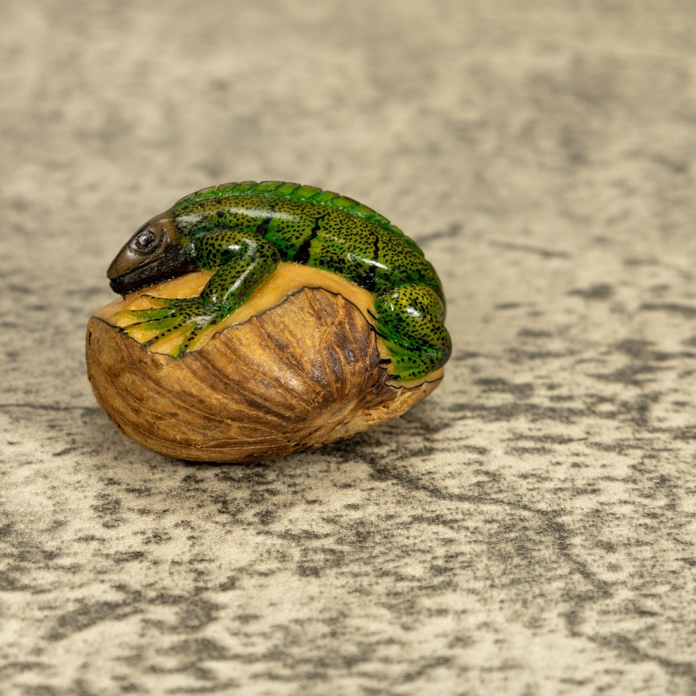 Green Iguana Lizard Tagua Nut Carving