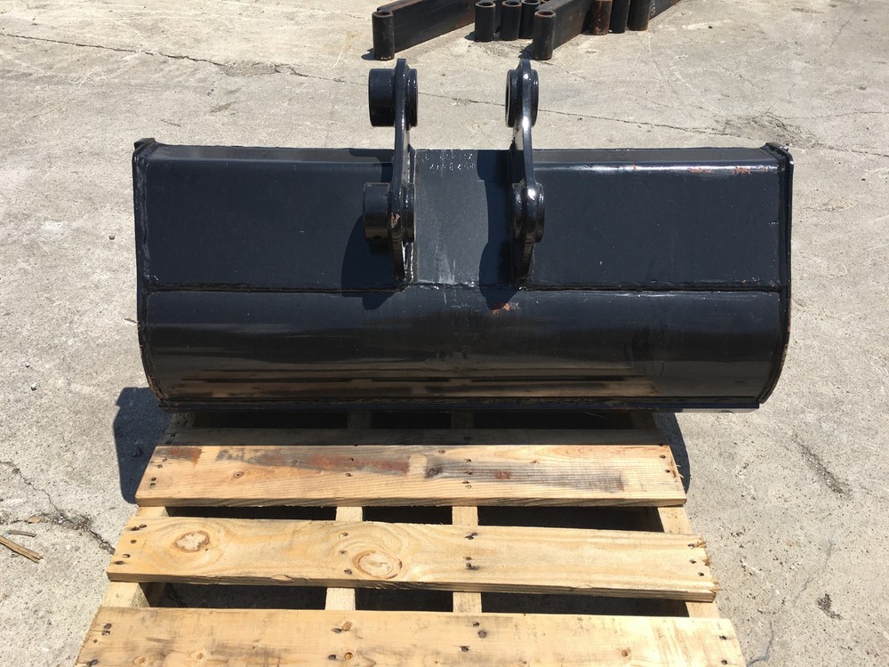 New 36" Grading Bucket for a Takeuchi TB228