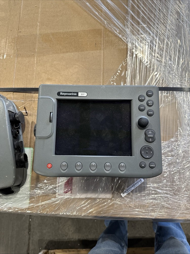 Raymarine C80 E02020 Chartplotter & MFD Display PLUS NAV CHIP and DSM30