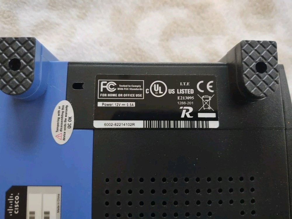 Cisco Linksys EtherFast Cable/DSL Router Switch BEFSR41 4 Port- NO Power Cord