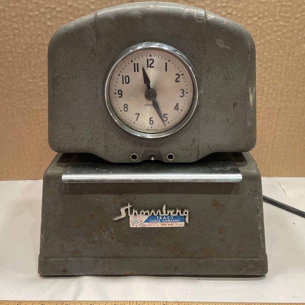 Vintage Stromberg Time clock in working condition