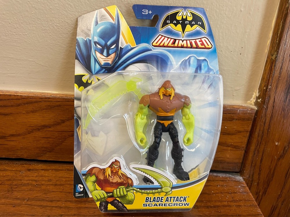 Batman Unlimited - Blade Attack Scarecrow Action Figure