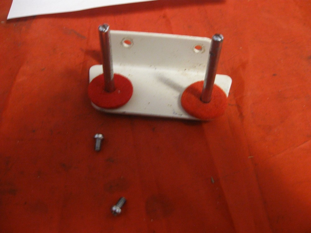 CAPITOL 600 Sewing Machine Rear Dual Thread Spool Pin Rack