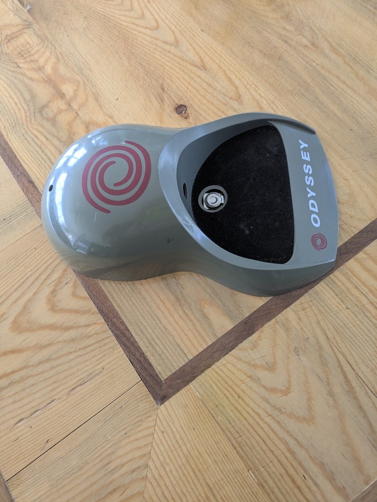 Odyssey Golf Kickback Putting Cup and Matt