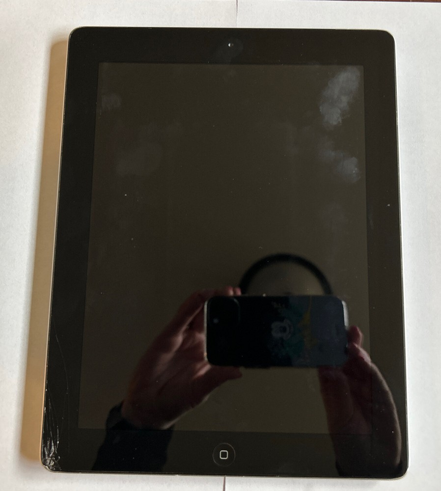 Apple iPad 9.3.6 • 32GB • Unlocked • 9.5in