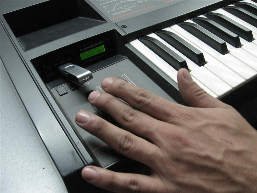 FlexiDrive Floppy Emulator for Ensoniq EPS - Floppy to SD USB