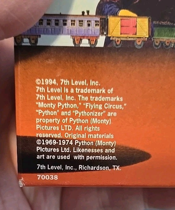 Monty Pythons Flying Circus Desktop Pythonizer PC 3.5'' discs 1994 Software box