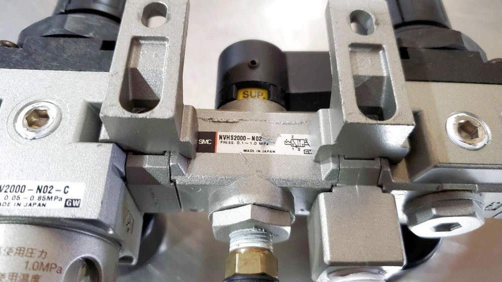 SMC NAW2000-N02-C Filter Regulator Assembly w/ NAR2000-N02