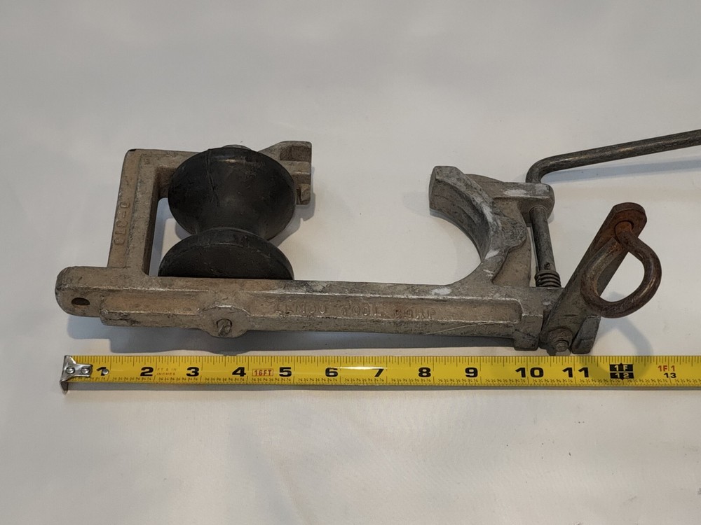 Lemco D-376A Spring Loaded Pulley Feeder Cable Roller Block