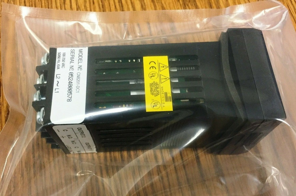OMEGA Model: CN8201-DC1 Temperature Controller