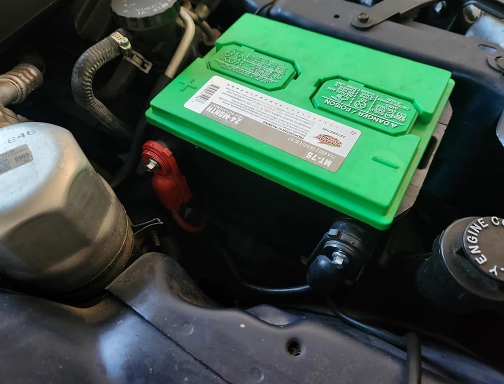 2pcs Side Battery Terminal Bolts – Boost Your Battery's Performance Effortlessly