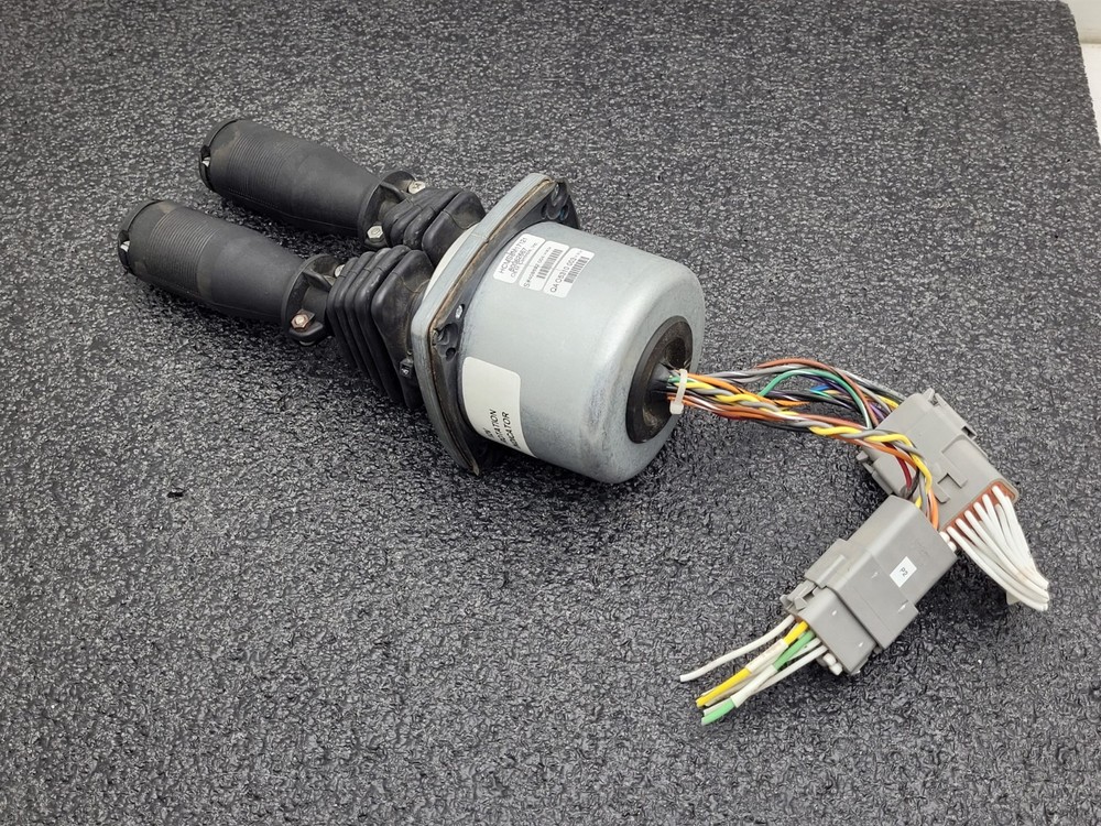 OEM Dual Stick MS8 Single Axis Hall Effect Joystick Controller HCMS8M17121