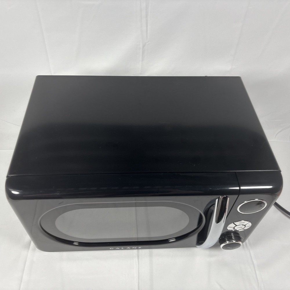 Galanz Microwave Oven Black 0.7 cu ft Pull Handle - GLCMKA07B