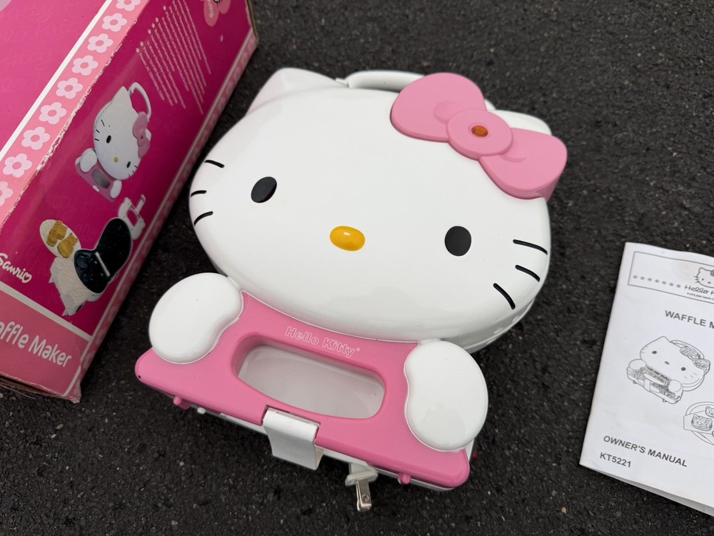 Hello Kitty Waffle Maker KT5221 Sanrio 2004 Tested Works