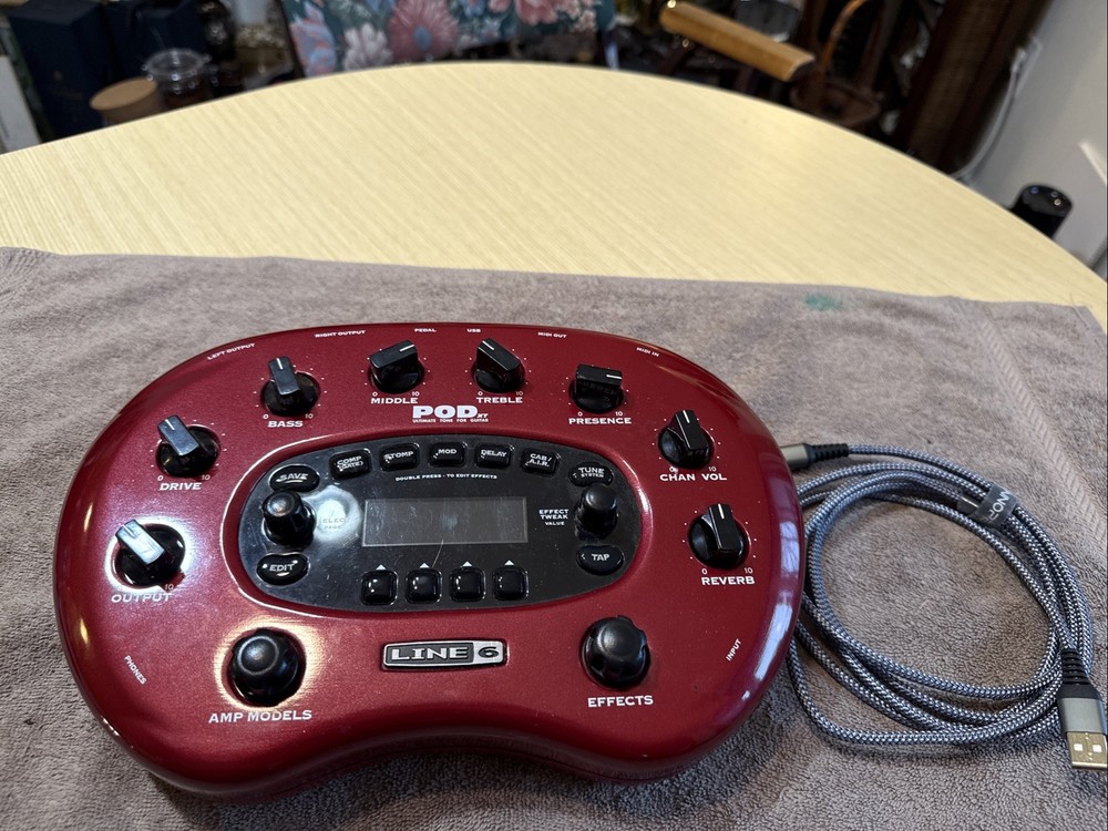 Line 6 PodXT Guitar Tone Processor Multi Effects Processor Pedal