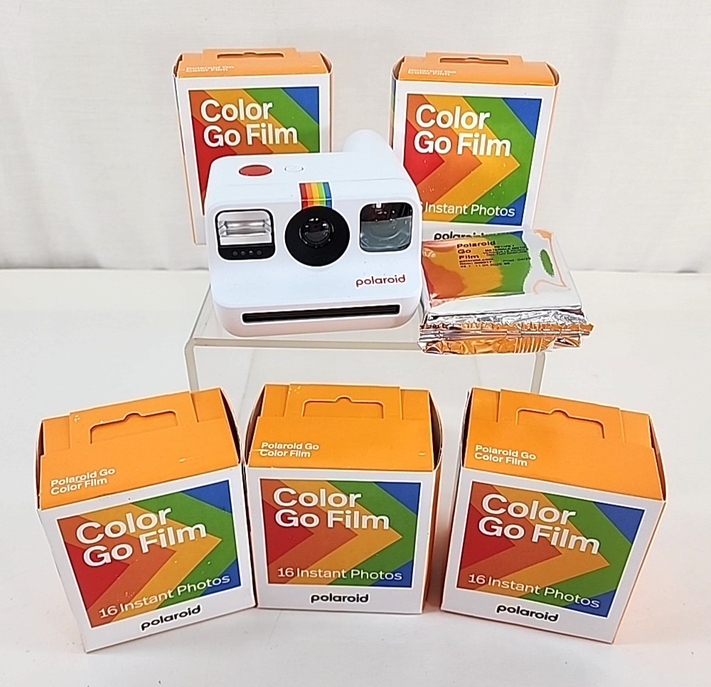 Polaroid Go Generation 2 Mini Instant Camera White 6 boxes Film plus Frame Kit