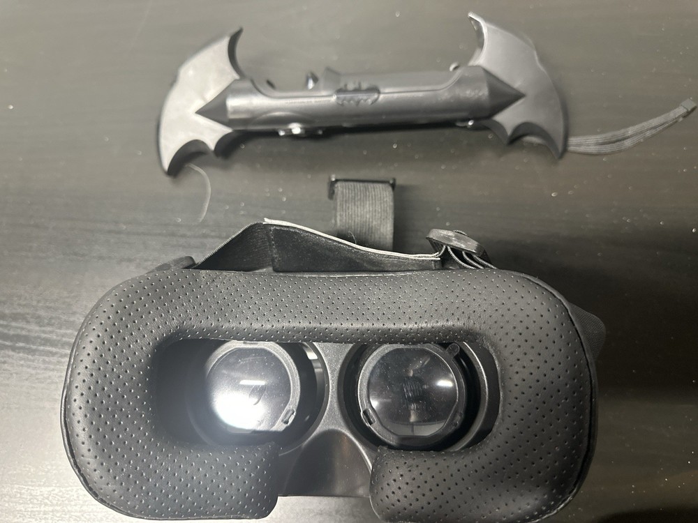 Batman VR Headset & Batarang Controller Mattel DC Complete Set Works No Box