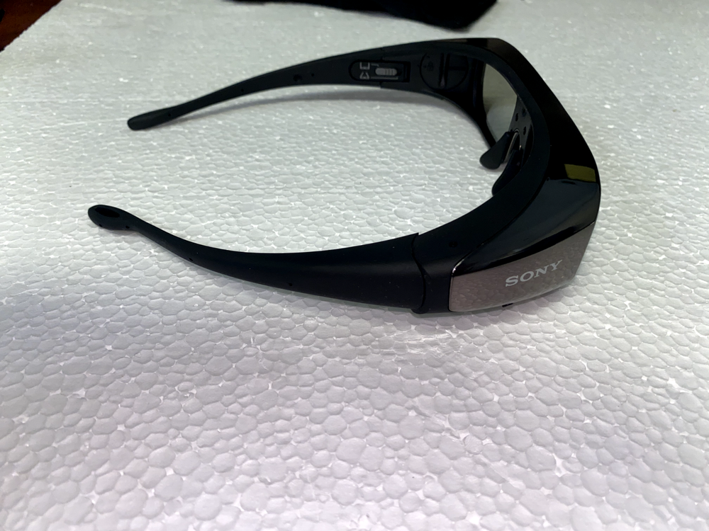 Sony 3D Glasses TDG-BR100 Regular Size Bravia 3D Sync Transmitter CHROME