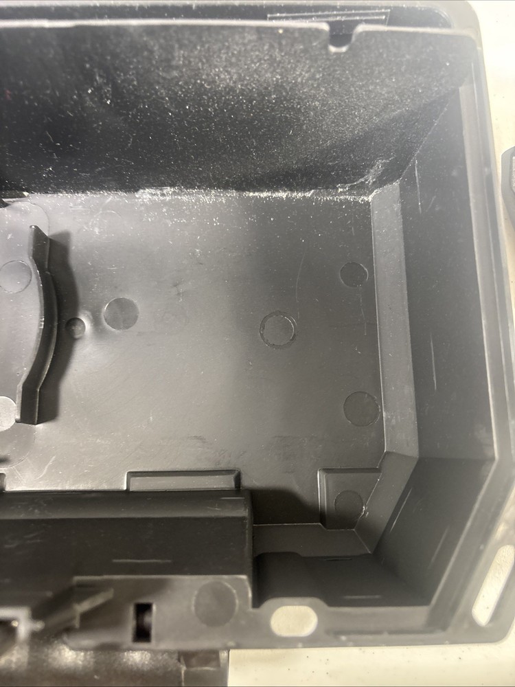 DEWALT DW411 120 VOLT Palm Grip Sander