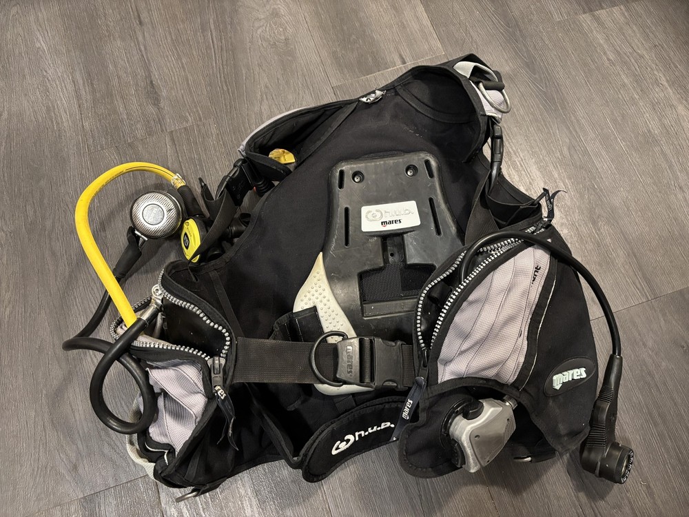 Mares Scuba Dive Kit BC Buoyancy Compensator Regulator Set Medium HUB Italy