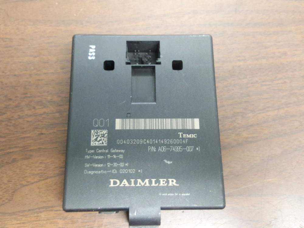 FREIGHTLINER CASCADIA CHASSIC CONTROL MODULE  DAIMLER A06- 74995 -007