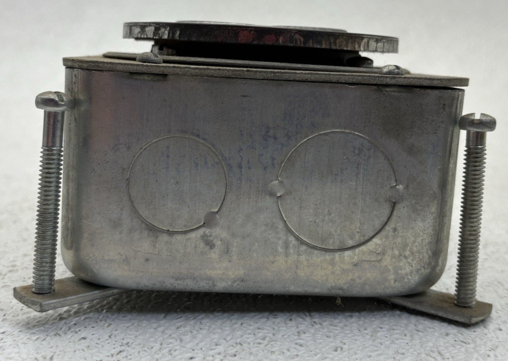 1754 T&B ADJUSTABLE FLOORBOX CONCRETE TIGHT BOX COVER