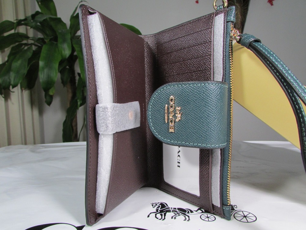 NWT Coach Crossgrain Leather Boxed Tech Wallet C7352 Forest Green