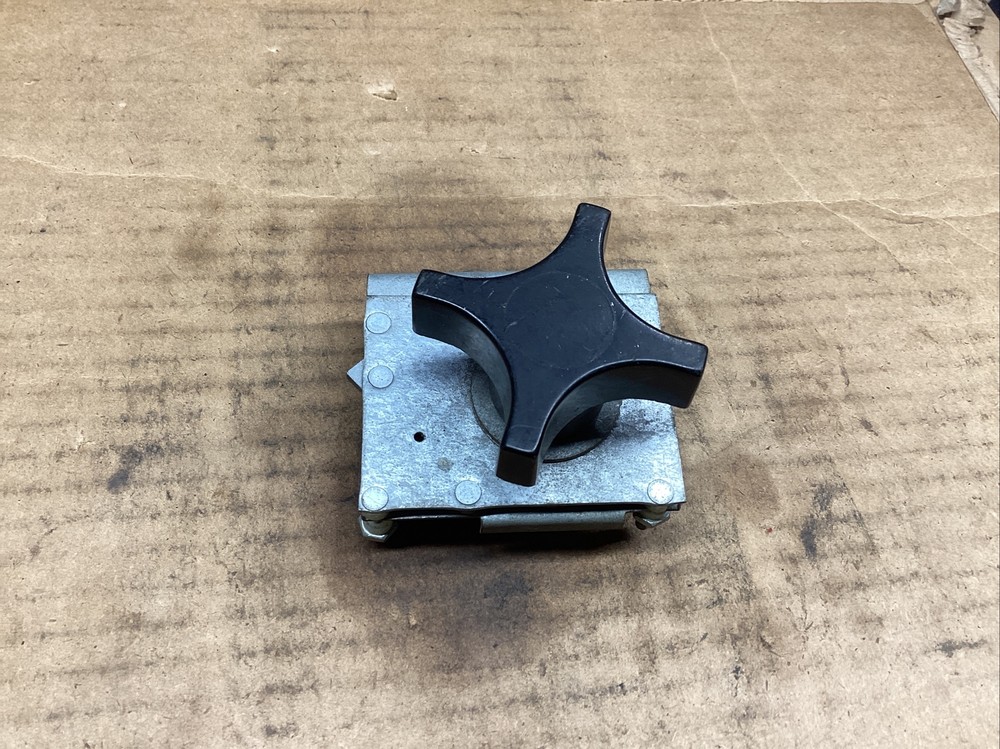 Oliver Knob-4Prong INDUSTRIAL HANDLE #806M45