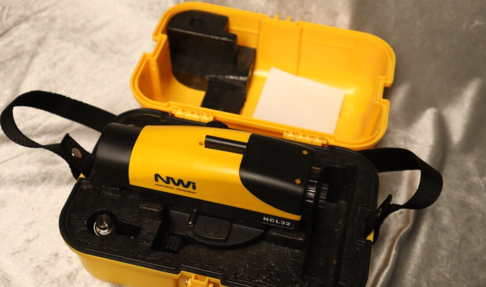 Northwest Instrument NCL32 32x Automatic Construction Level in Case