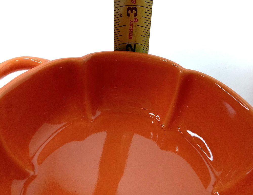 Small Pumpkin Shape Bakeware Lid and Handles