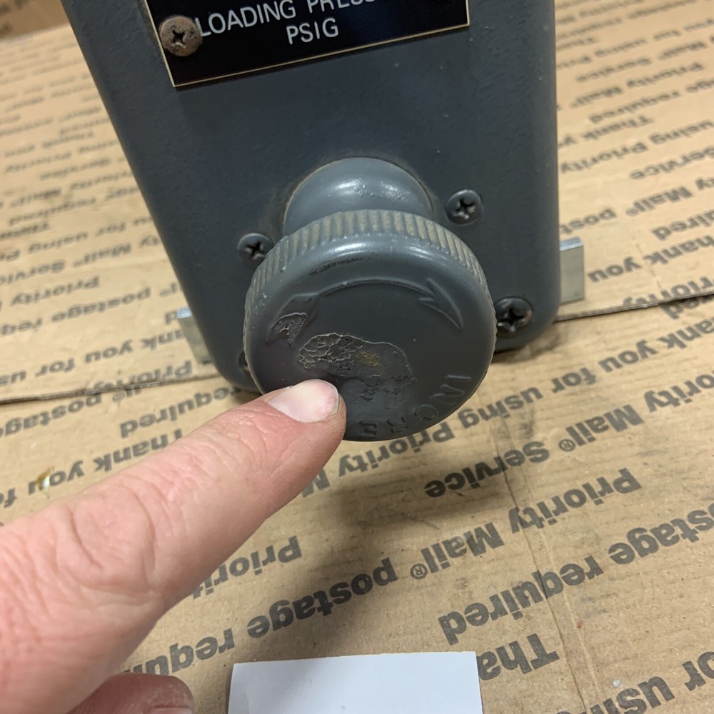 Fisher 670 Manual Loading Pressure Controller 0-30 Psi