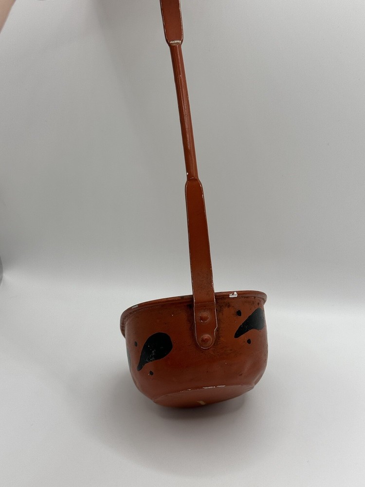 Vintage Primitive Rustic Hanging Decorative Water Ladle Painted Old ***