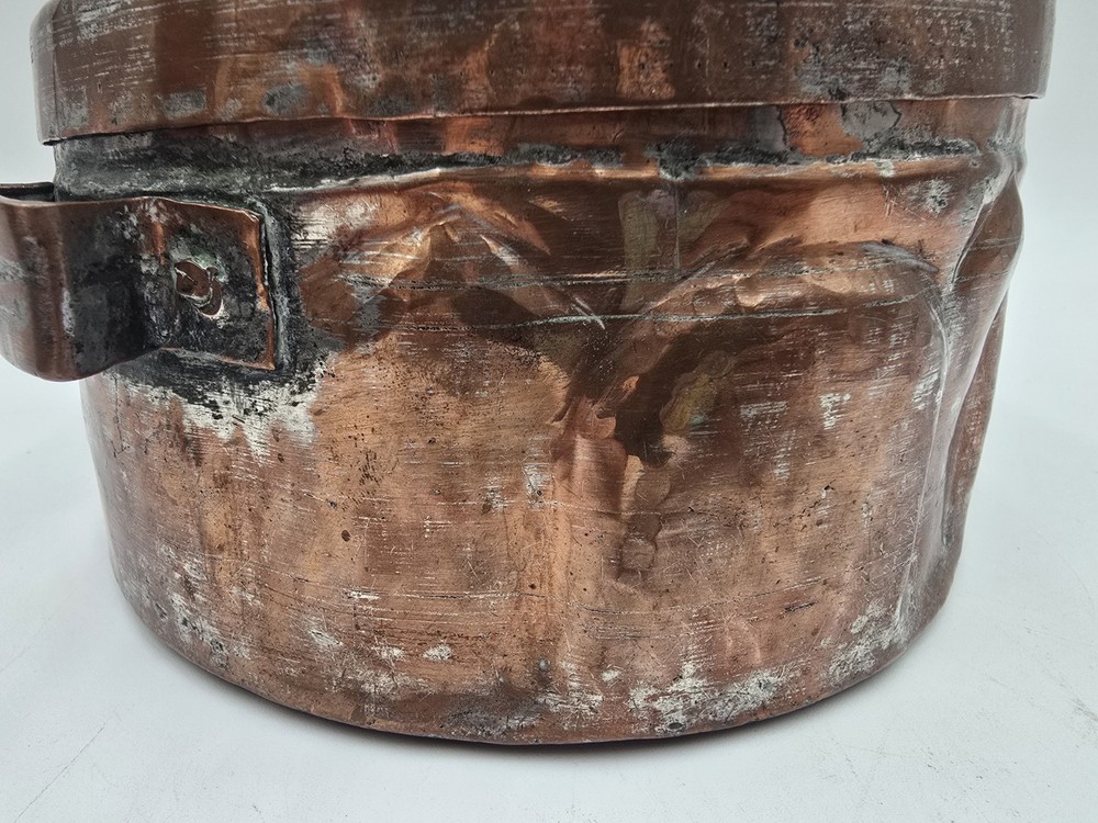 Rustic Hammered Copper Lidded Box Farmhouse 7 3/8” Primitive
