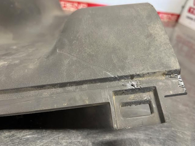 PETERBILT S60-6023-281 PANEL-CENTER KICK