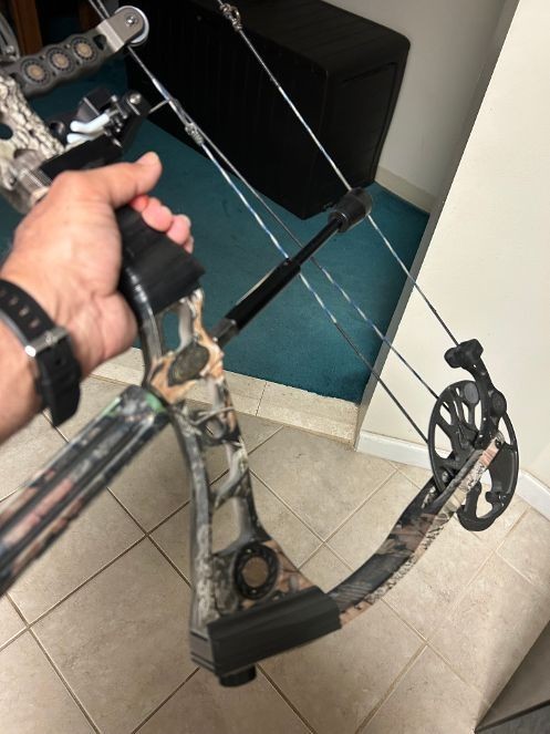 MATHEWS SWITCHBACK XT 70LB 26.5" DRAW 60-70 lbsCOMPOUND BOW RH